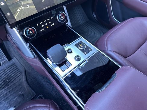 Used 2023 Land Rover Range Rover SE image 21