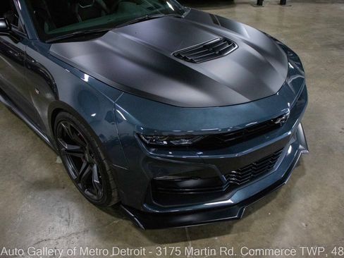 Used 2022 Chevrolet Camaro SS RWD image 15