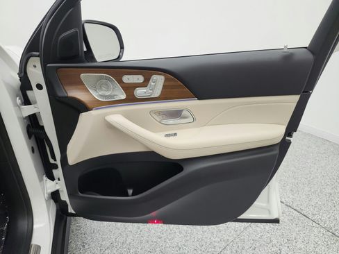 Certified 2024 Mercedes-Benz GLS 450 4MATIC image 21
