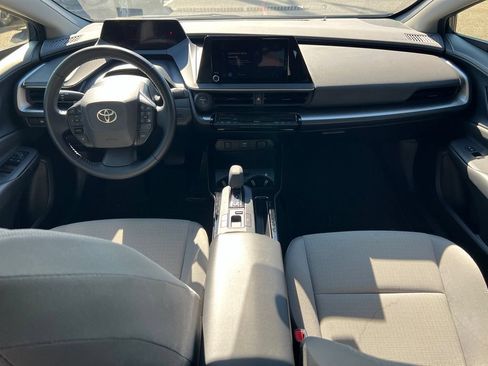 Used 2023 Toyota Prius LE AWD/4WD image 10