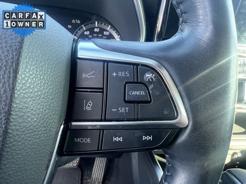 Used 2021 Toyota Highlander Limited FWD image 21