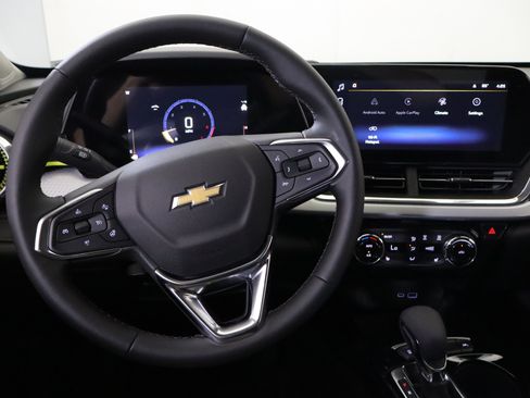 New 2026 Chevrolet Trax LT w/ Driver Confidence Package FWD image 24