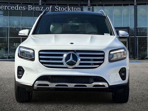 New 2026 Mercedes-Benz GLB 250 4MATIC image 9