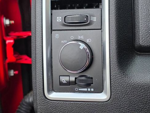 Used 2022 RAM 1500 Classic SLT image 40