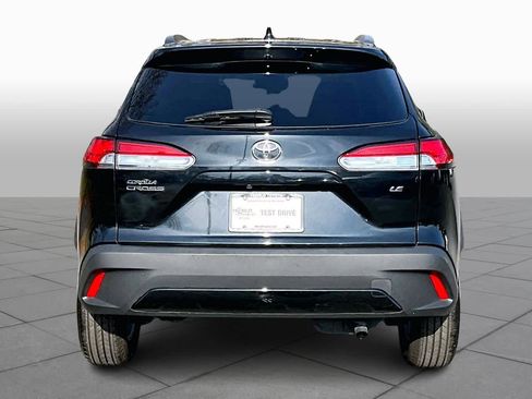 Certified 2022 Toyota Corolla Cross LE image 5