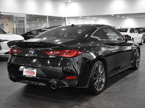 Used 2017 INFINITI Q60 Red Sport 400 image 11