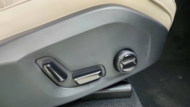 New 2026 Volvo XC90 T8 Plus w/ Protection Package Premier AWD/4WD image 39