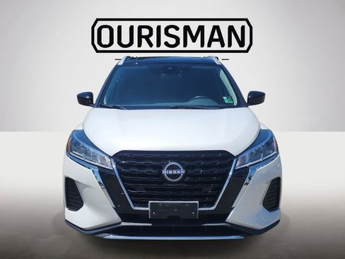 Used 2023 Nissan Kicks SV FWD image 3
