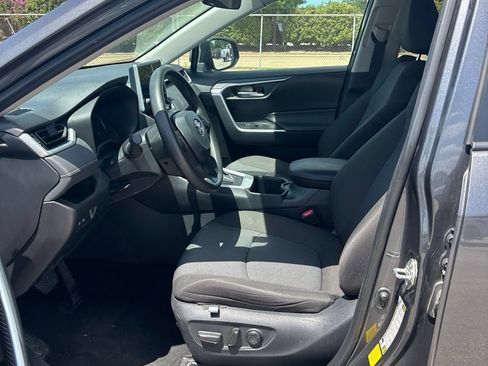 Used 2025 Toyota RAV4 XLE FWD image 5