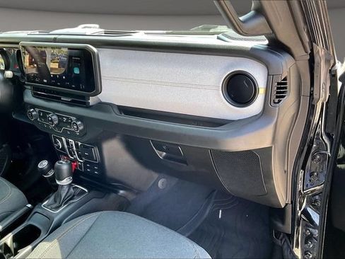Used 2025 Jeep Wrangler Unlimited Sport AWD/4WD image 14