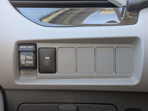 Used 2020 Toyota Sienna XLE FWD image 26