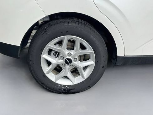 Used 2025 Kia Soul LX FWD image 32