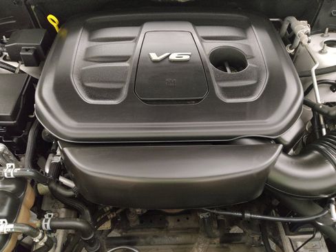Used 2018 Jeep Grand Cherokee Laredo RWD image 30