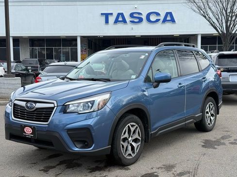 Used 2019 Subaru Forester Premium w/ All-Weather Package image 1
