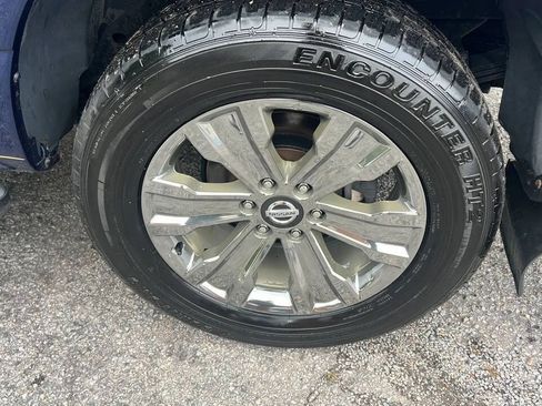 Used 2019 Nissan Titan SV w/ SV Convenience Package AWD/4WD image 31