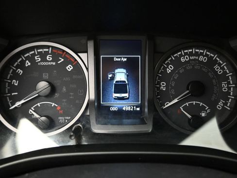Used 2023 Toyota Tacoma TRD Off-Road AWD/4WD image 9