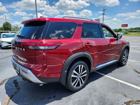 Certified 2025 Nissan Pathfinder Platinum AWD/4WD image 6