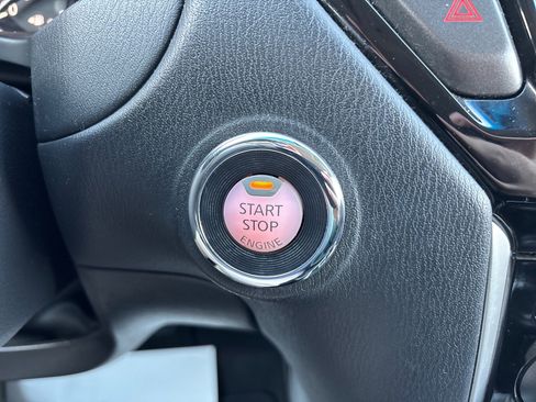 Used 2015 Nissan Pathfinder SV image 29