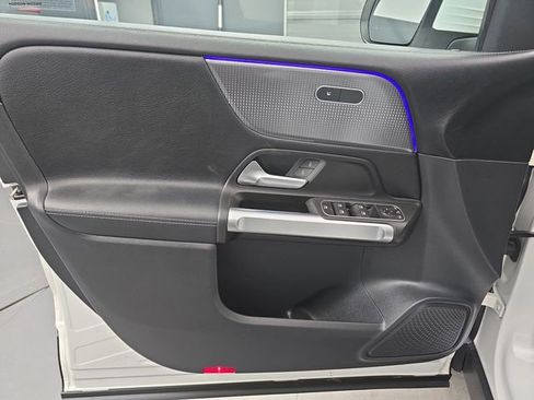 Used 2022 Mercedes-Benz GLB 250 4MATIC image 25