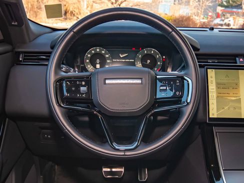 Used 2025 Land Rover Range Rover Velar Dynamic SE image 13