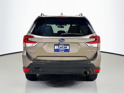 Used 2020 Subaru Forester Premium image 5