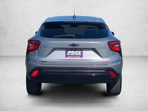 Used 2024 Chevrolet Trax RS w/ Driver Confidence Package FWD image 7