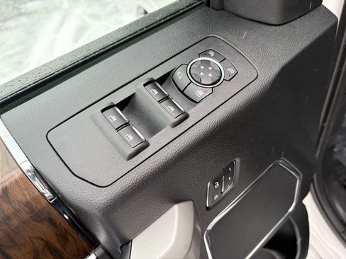 Used 2019 Ford F150 Lariat w/ Equipment Group 502A Luxury image 19