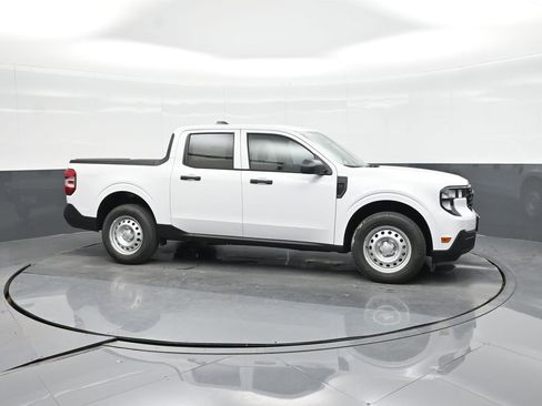 New 2025 Ford Maverick XL w/ Equipment Group 102A image 12