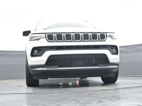 Used 2024 Jeep Compass Latitude AWD/4WD image 38