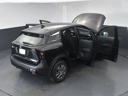 Used 2025 Nissan Kicks S AWD/4WD image 25