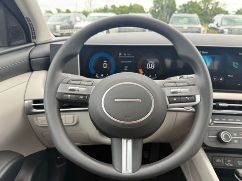Used 2025 Hyundai Tucson SE FWD image 13