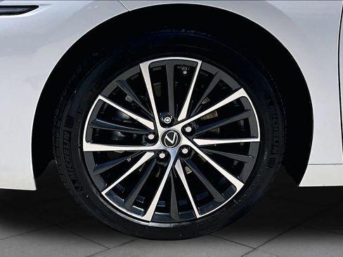 Used 2023 Lexus ES 350 w/ Premium Package FWD image 11