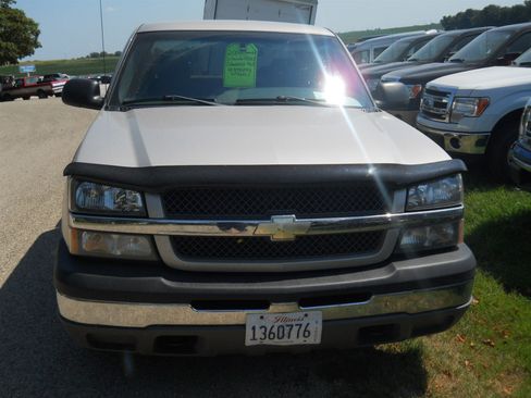 Used 2004 Chevrolet Silverado 1500 LS w/ Light Duty Power Package image 2