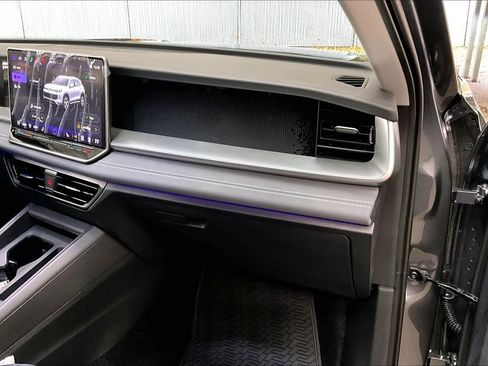 New 2026 Volkswagen Tiguan SE image 27