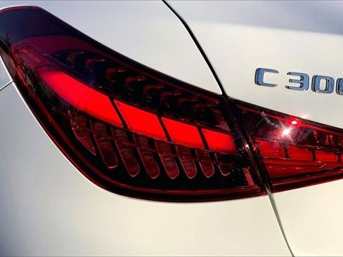 Used 2025 Mercedes-Benz C 300 4MATIC Sedan image 25