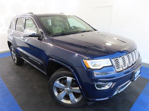 Used 2017 Jeep Grand Cherokee Overland AWD/4WD image 5