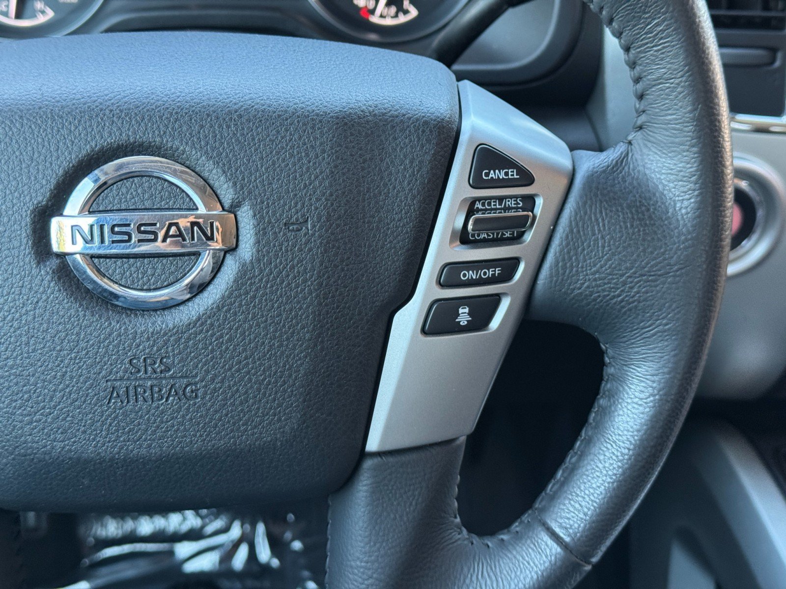 Used 2021 Nissan Titan SV w/ SV Convenience Package RWD image 18
