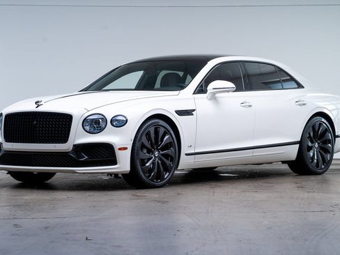 Used 2021 Bentley Flying Spur V8 AWD/4WD image 3