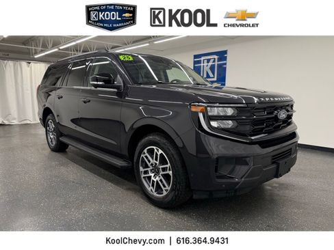 Used 2025 Ford Expedition Max Active AWD/4WD image 1