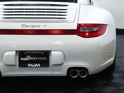 Used 2010 Porsche 911 Targa 4 AWD/4WD image 17