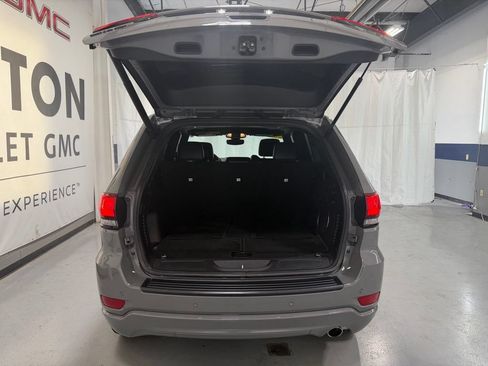 Used 2022 Jeep Grand Cherokee Laredo X AWD/4WD image 35