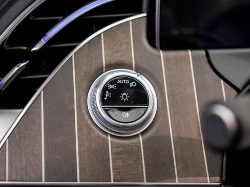 Used 2025 Mercedes-Benz E 350 4MATIC Sedan w/ Winter Package image 21