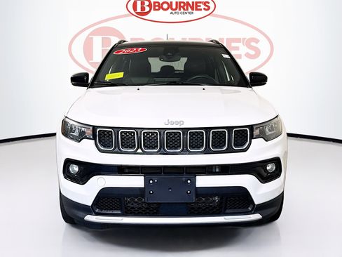 Used 2023 Jeep Compass Limited AWD/4WD image 4