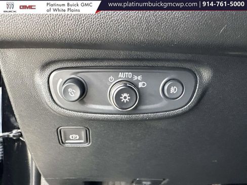 Used 2024 GMC Terrain SLT image 19