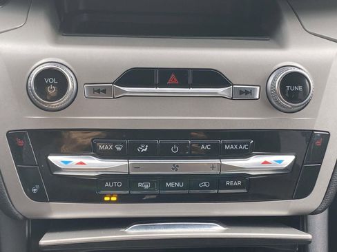 Used 2023 Ford Explorer XLT w/ Equipment Group 202A image 29