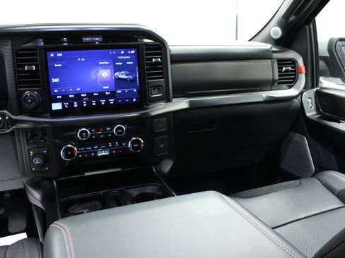 Used 2025 Ford F150 Raptor AWD/4WD image 19