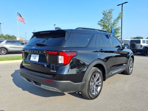 Certified 2025 Ford Explorer Active w/ Active Comfort Package AWD/4WD image 3