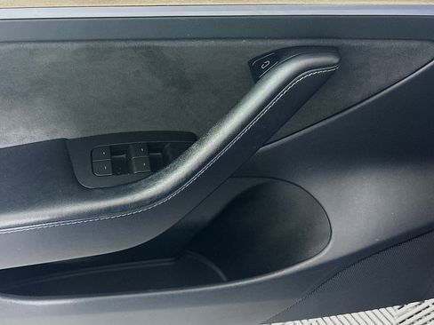 Used 2022 Tesla Model 3 Standard Range Plus image 15