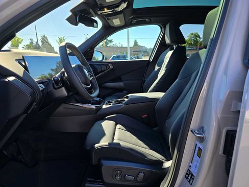 Used 2025 BMW X3 xDrive30i w/ Premium Package image 22