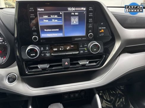 Used 2020 Toyota Highlander LE image 16